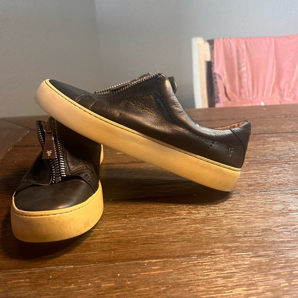 Frye Lena Leather zip sneakers size 7.5 - Picture 2 of 9